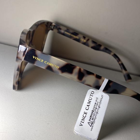 Vince Camuto leopard print sunglasses 100% UV absorptive - Picture 2 of 11